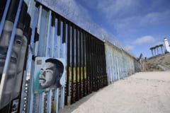 Administratia Trump cere doua miliarde de dolari pentru zidul de la granita cu Mexicul