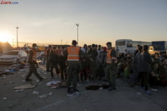 Un grup cu sute de migranti incearca sa treaca granita ungara dinspre Serbia