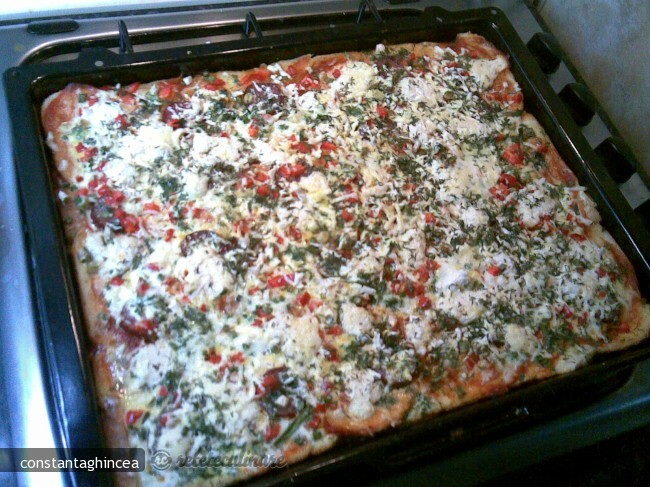 Imagine Reteta culinara Pizza cu Blat de Paine | 2review.ro