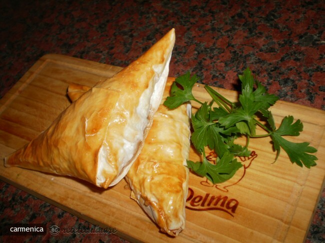 Imagine Reteta culinara Trigoane cu Pate de Ficat si Mazare Verde | 2review.ro