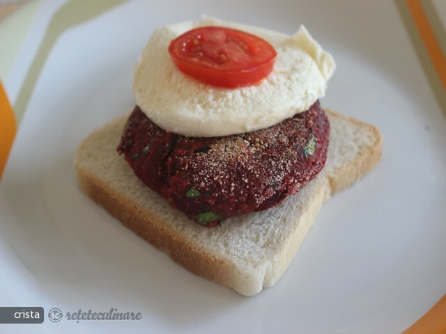 Imagine Reteta culinara Chiftele din Cartofi si Sfecla Rosie | 2review.ro