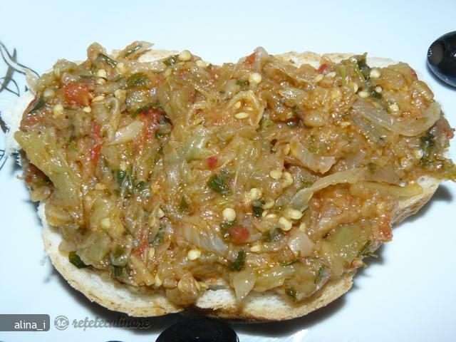 Imagine Reteta culinara Salata cu Vinete si Rosii | 2review.ro