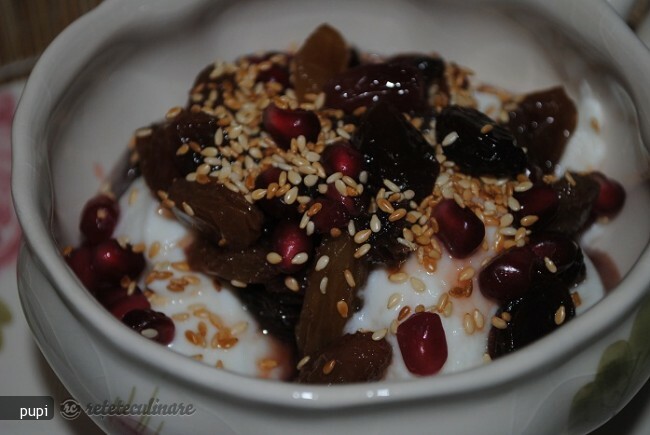 Imagine Reteta culinara Mic Dejun cu Iaurt si Fructe Fierte in Ceai | 2review.ro