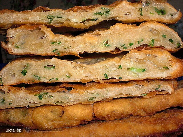 Imagine Reteta culinara Placinta cu Ceapa Verde | 2review.ro