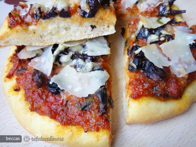 Imagine Reteta culinara Pizza cu Ansoa si Kalamata | 2review.ro