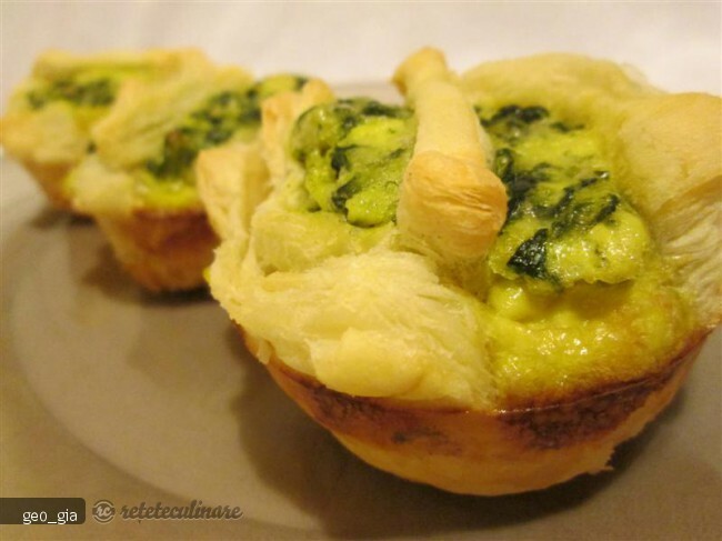 Imagine Reteta culinara Cosulete cu Spanac si Branza | 2review.ro