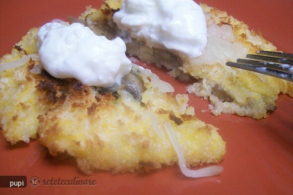 Imagine Reteta culinara Placintele de Malai cu Ciuperci si Cascaval | 2review.ro