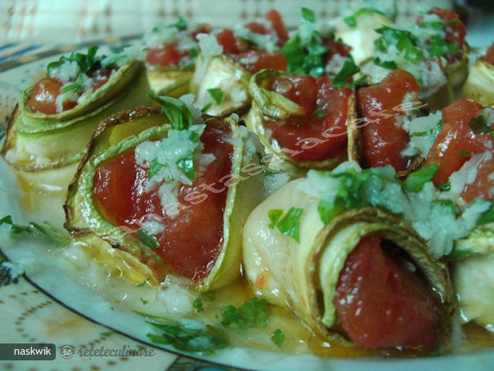 Imagine Reteta culinara Dovlecel Umplut cu Rosii | 2review.ro