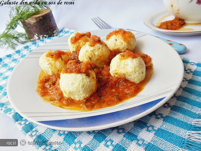 Imagine Reteta culinara Galuste din urda cu sos de rosii | 2review.ro