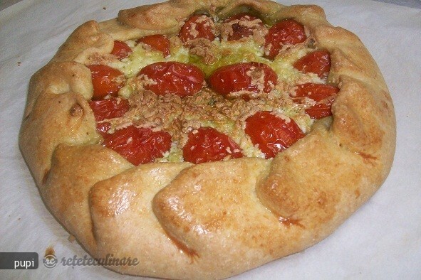 Imagine Reteta culinara Tarta cu Rosii, Pesto si Telemea | 2review.ro
