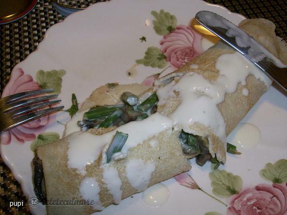 Imagine Reteta culinara Clatite cu Ciuperci si Sparanghel | 2review.ro