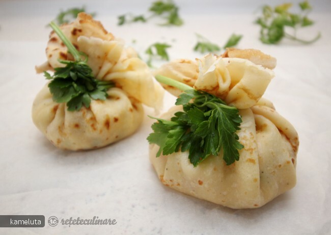 Imagine Reteta culinara Pachetele din Clatite Umplute cu Omleta | 2review.ro