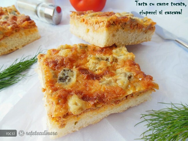 Imagine Reteta culinara Tarta cu carne tocata, ciuperci si cascaval | 2review.ro