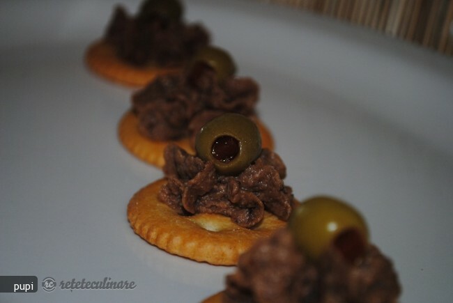 Imagine Reteta culinara Pate de Linte cu Nuci si Ciuperci | 2review.ro