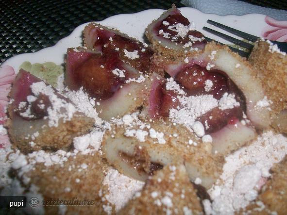 Imagine Reteta culinara Gombotii Mei cu Prune, Nudle si Urechi | 2review.ro