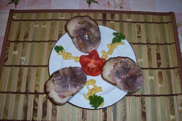 Imagine Reteta culinara Ciolan afumat cu usturoi | 2review.ro