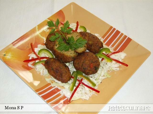 Imagine Reteta culinara Crochete si chiftele din carne si mamaliga | 2review.ro