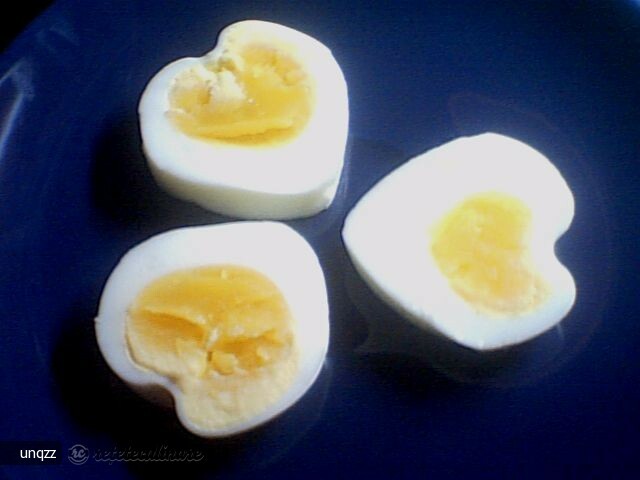 Imagine Reteta culinara Oua Fierte - Pane | 2review.ro