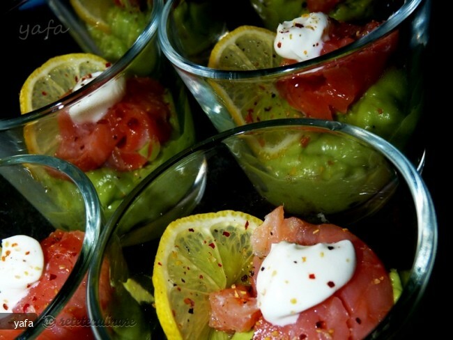 Imagine Reteta culinara Crema de Avocado cu Somon | 2review.ro