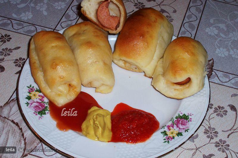 Imagine Reteta culinara Crenvusti, Carnaciori de Bere in Aluat Dospit | 2review.ro