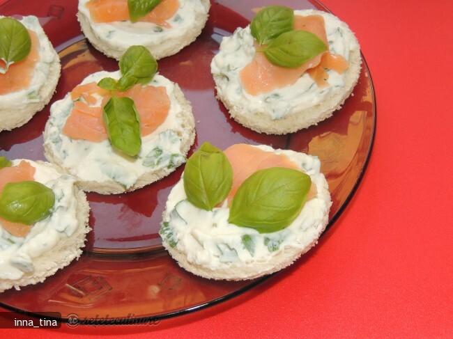 Imagine Reteta culinara Aperitiv Rapid cu Somon Afumat | 2review.ro