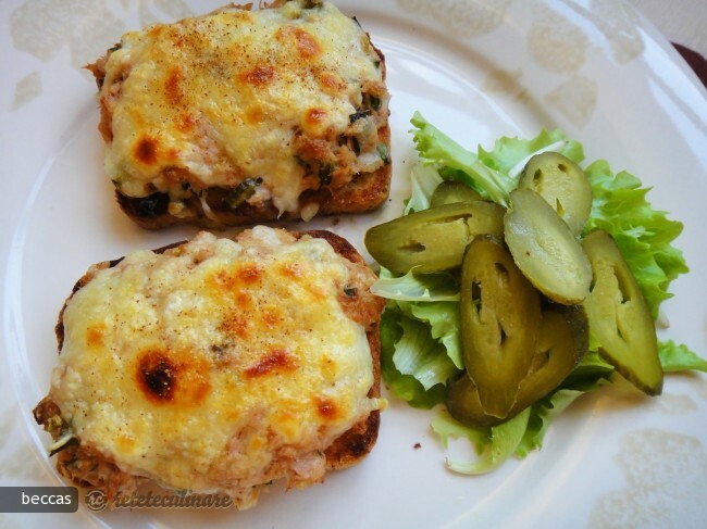 Imagine Reteta culinara Sandwich cu Ton si Mozzarella de Bivolita | 2review.ro