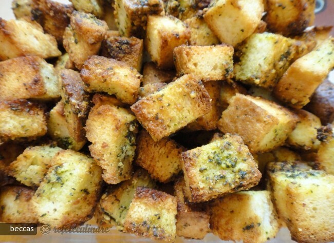 Imagine Reteta culinara Crutoane cu Pesto | 2review.ro