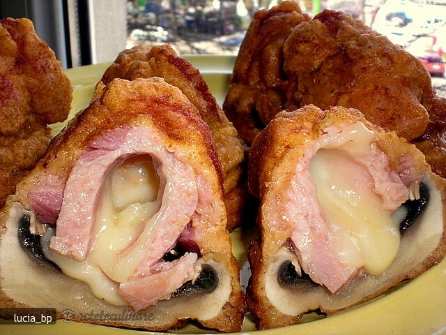 Imagine Reteta culinara Ciuperci Pane cu Surprize | 2review.ro