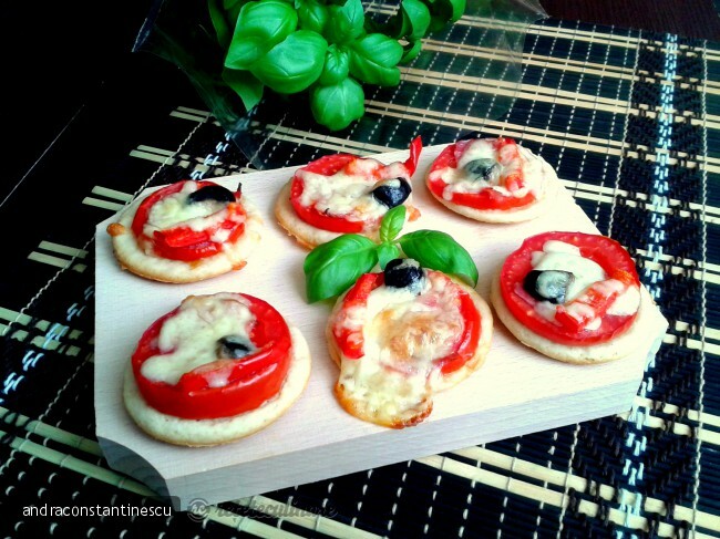 Imagine Reteta culinara Minipizza | 2review.ro
