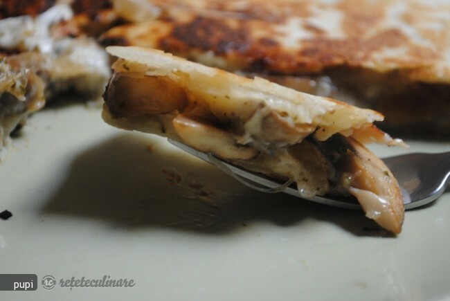 Imagine Reteta culinara Quesadillas cu Ciuperci | 2review.ro