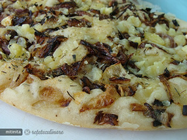 Imagine Reteta culinara Pizza Blanca | 2review.ro