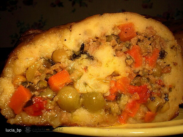 Imagine Reteta culinara Rulada Aperitiv cu Legume si Carne | 2review.ro