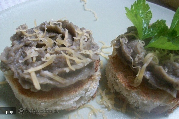 Imagine Reteta culinara Pateu de Linte si Ciuperci | 2review.ro