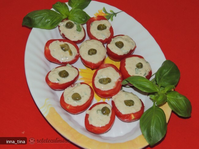 Imagine Reteta culinara Rosii Umplute cu Ton, Ansoa si Capere | 2review.ro