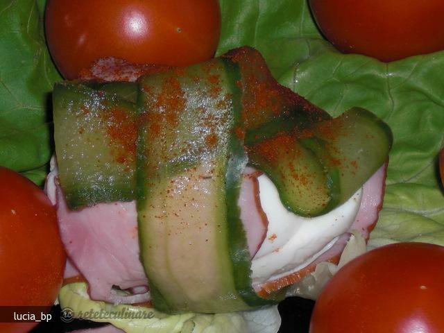 Imagine Reteta culinara Oua Umplute, Legate cu Castraveti | 2review.ro