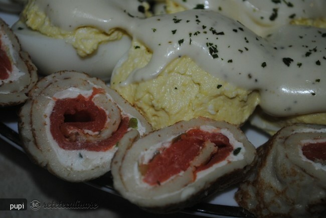 Imagine Reteta culinara Clatite cu Somon Afumat | 2review.ro