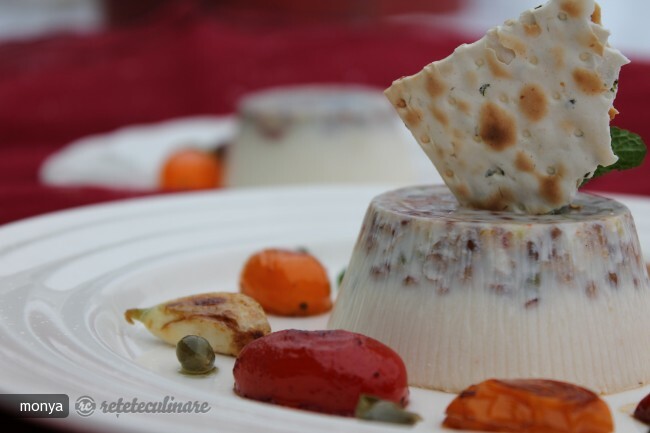 Imagine Reteta culinara Panna Cotta cu Rosii Uscate, Linte Rosie si Muguri de Boabe | 2review.ro