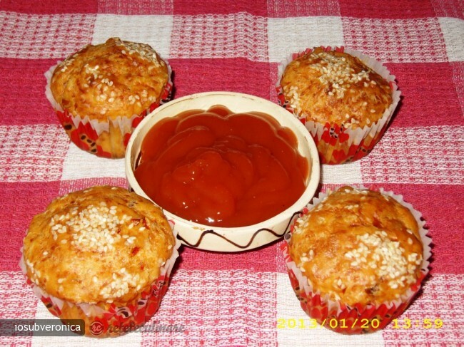 Imagine Reteta culinara Briose cu Cascaval Sofia,carnati Afumati si Susan | 2review.ro