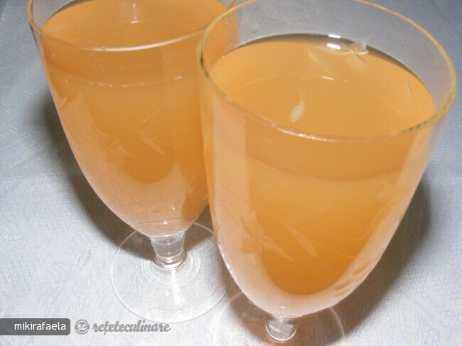 Imagine Reteta culinara Sirop din Flori de Soc | 2review.ro