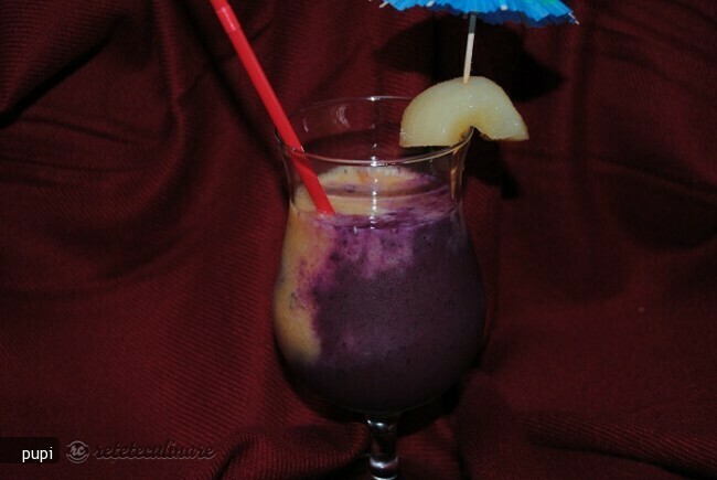 Imagine Reteta culinara Smoothie cu Piersici si Mure | 2review.ro