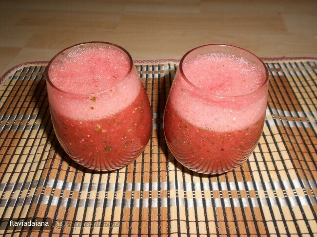 Imagine Reteta culinara Smoothie cu Pepene Rosu si Menta | 2review.ro
