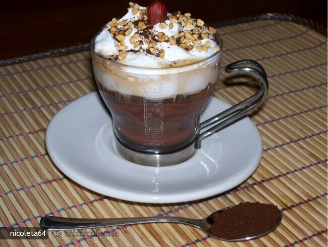 Imagine Reteta culinara Cafea cu Crema de Alune si Frisca | 2review.ro