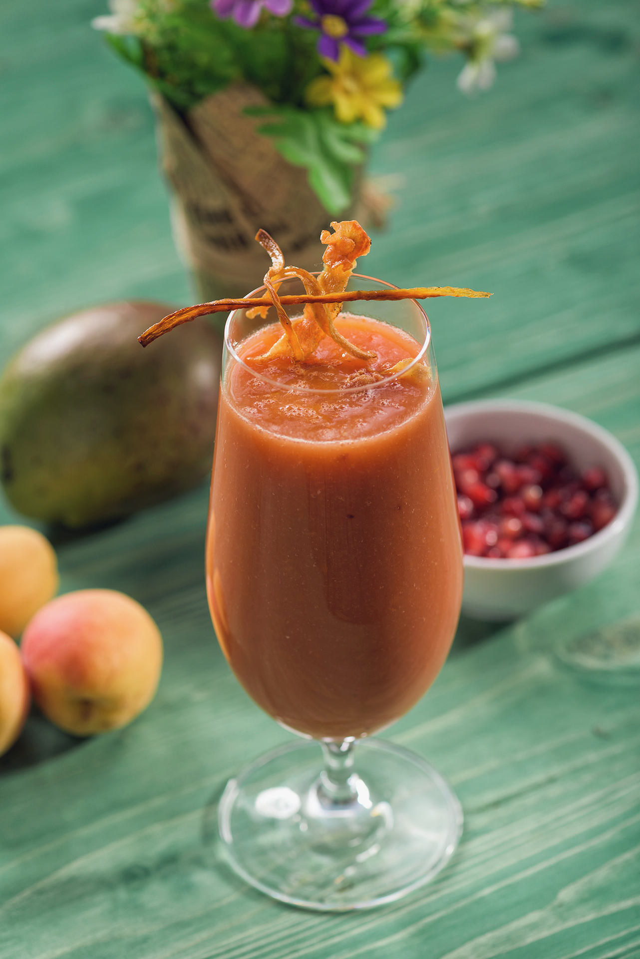 Imagine Reteta culinara Smoothie de Mango, Caise si Rodie | 2review.ro