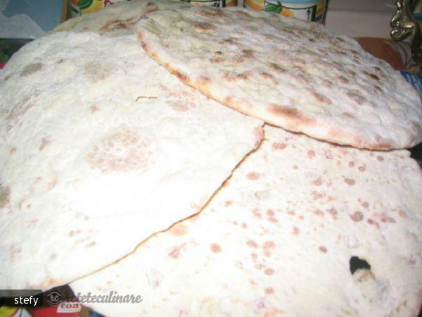 Imagine Reteta culinara Piadine cu sunca presata si masline | 2review.ro