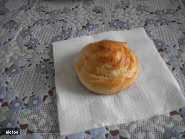 Imagine Reteta culinara Rulouri cu Rosmarin si Parmezan | 2review.ro