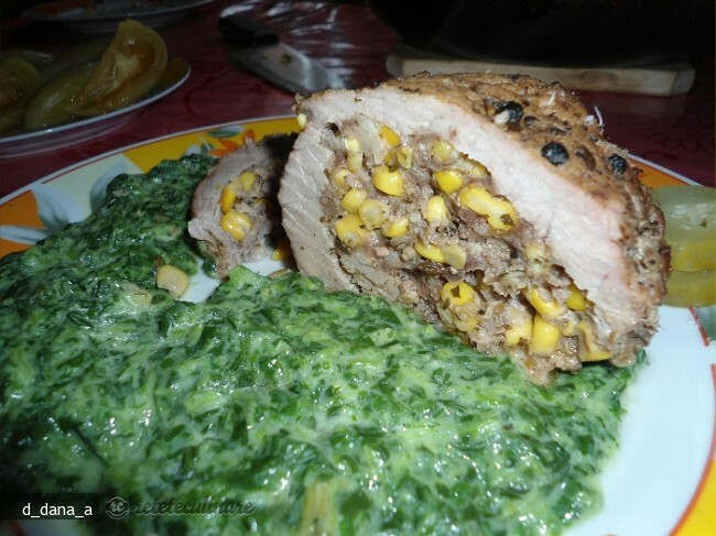 Imagine Reteta culinara Rulada de Curcan cu Boabe de Porumb | 2review.ro