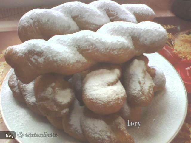 Imagine Reteta culinara Gogosi Spirale | 2review.ro