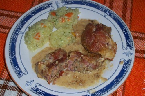 Imagine Reteta culinara Tascute din muschi de porc cu sunca si orez | 2review.ro