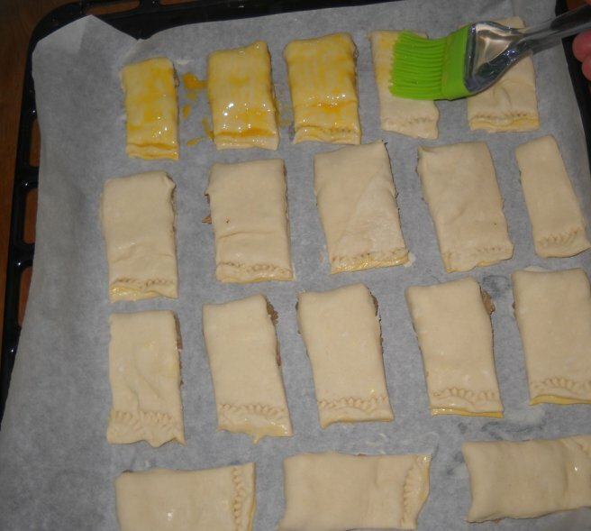 Imagine Reteta culinara Pateuri cu ciuperci | 2review.ro