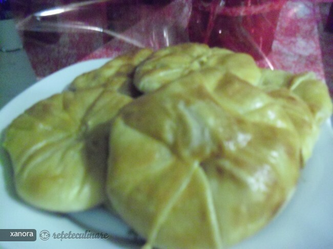 Imagine Reteta culinara Placinta Dobrogeana cu Telemea si Gris | 2review.ro